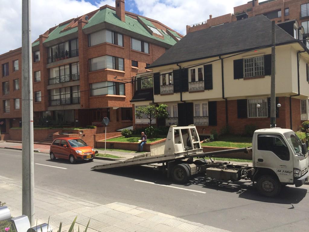 JorgeBohorquezY's tweet photo. Hola !! Ayer me llevaron el primer Auto para nuestras Directoras Senior !! Esta divino !! http://t.co/4RTwnTa23d