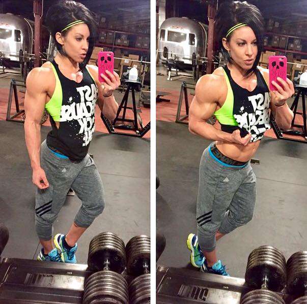 Dana Linn Bailey is 7 days out until Arnold Classic #ifbb #arnold #npc #danalinnbailey #bodybuilding #arnoldclassic
