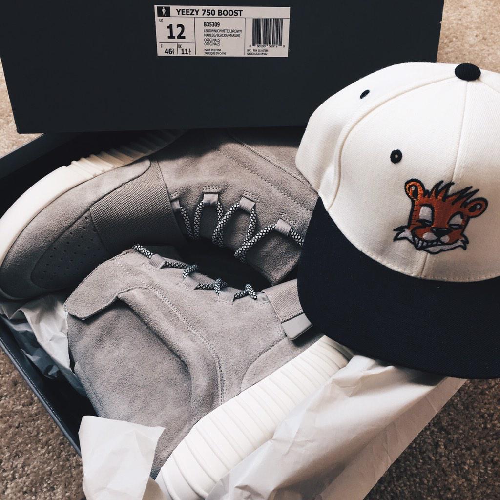 TGIFreshCo's tweet photo. We're doing a $1 raffle! Only $1 for your chance to WIN a pair of YEEZY BOOST! Head to http://t.co/YoSRSpKT1o ASAP! http://t.co/DDyUNco29B