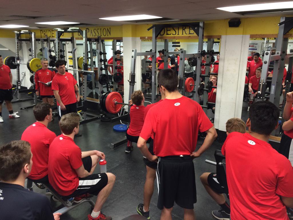 AndyPlimer's tweet photo. Quite the crowd gathered to watch Cameron from @AlbertaRugby squat 405lb. Oh, and he's 16.... http://t.co/dimIpkHdFX