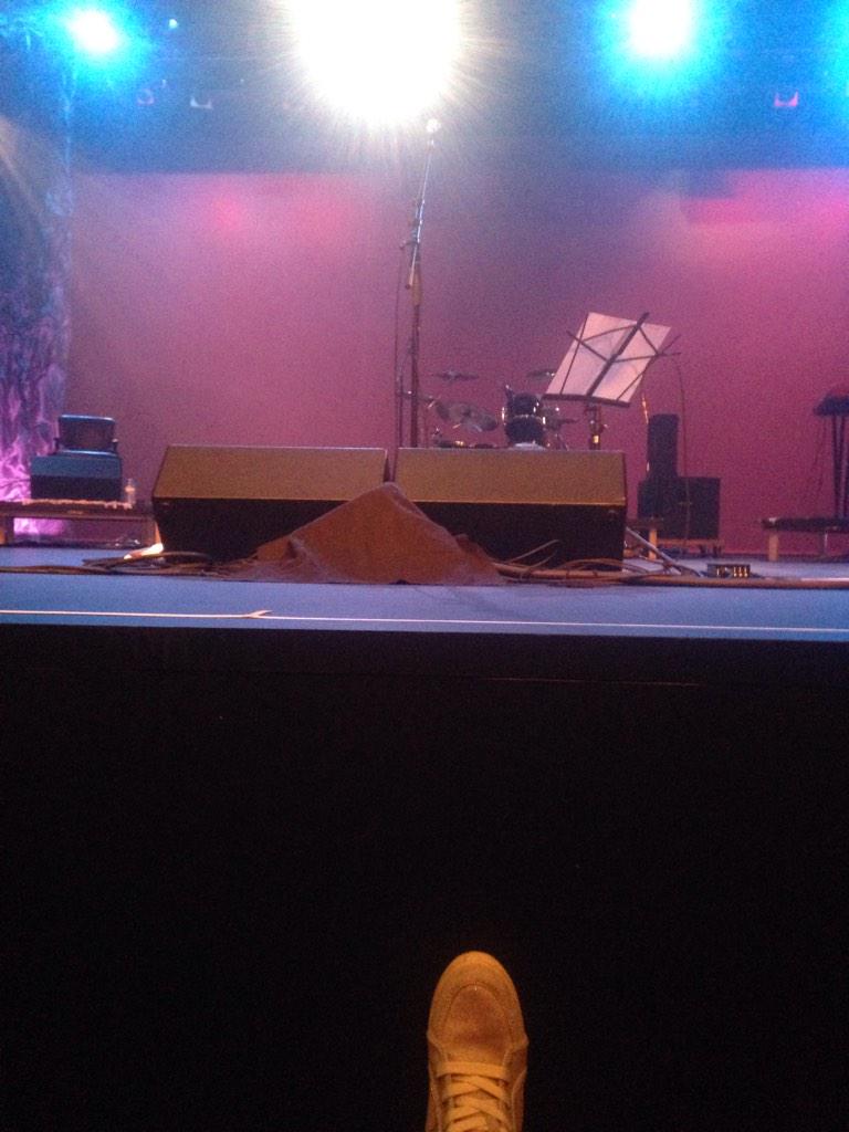 PropertyStaged's tweet photo. I think I'm pretty close to the front lol #deadcentre #frontrow #barstoolprophets #20thanniversary @shenkmanarts http://t.co/BlwFPUzOB1
