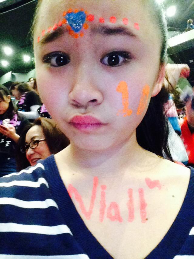 vsteena's tweet photo. face paint✌💕 http://t.co/Pjmsf3P4k2