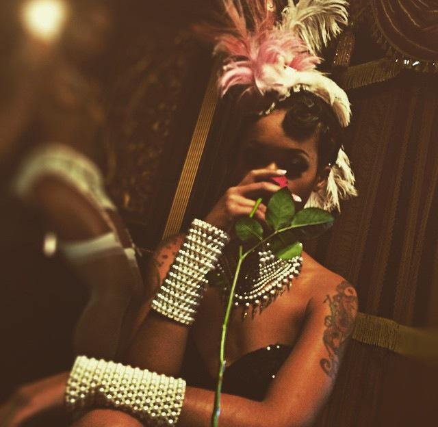 Today on set shooting promo for an upcoming event. Thank you @ItsMichaelVegas for the snap!! 🌹💋http://t