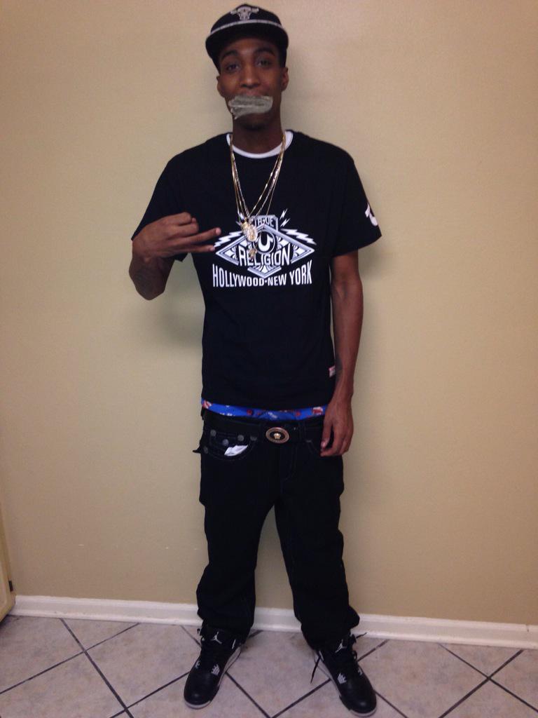 2800Block_Toine's tweet photo. #2800Block Thuggin! http://t.co/P4NBOFMBPb