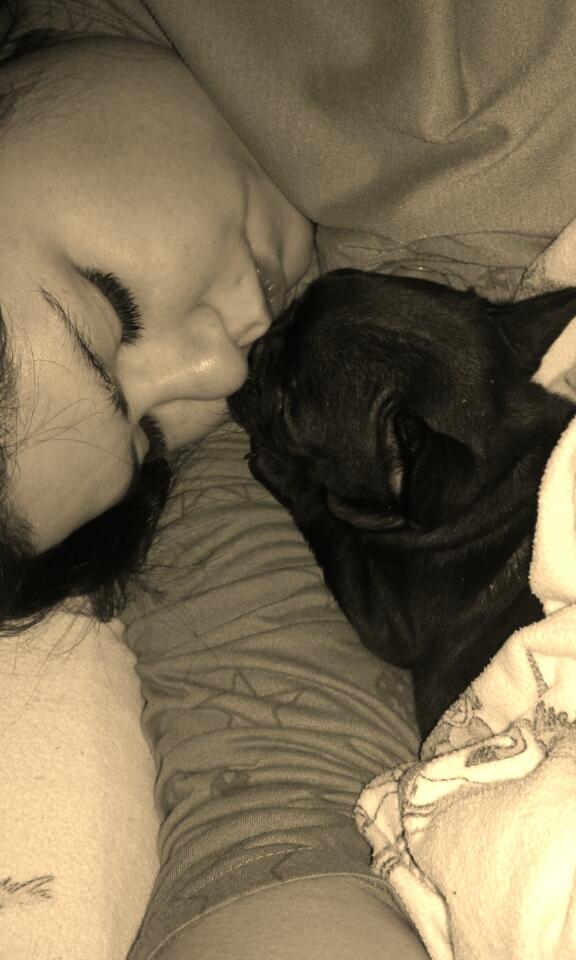 Anitacond92's tweet photo. Buenas noches! Os amo♡ @kiskomartinezre http://t.co/lms5ReoDYB