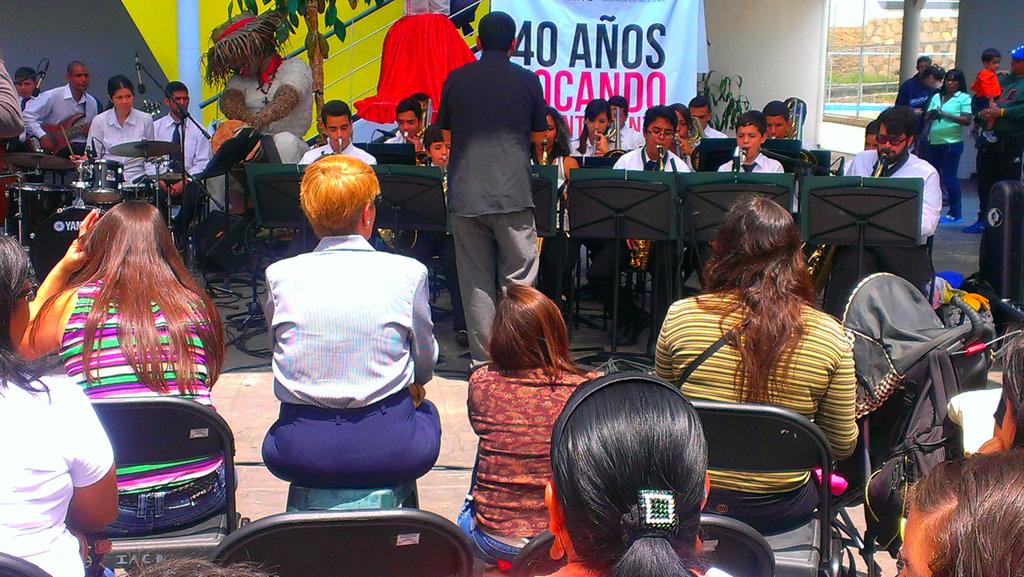 doraperez51's tweet photo. Orquesta Bigbangjazz @NclSanantonio celebra  en #ElSistemaCumple40 @elsistema@osjaltosmir @osisanantonio http://t.co/c2ji43jbjU