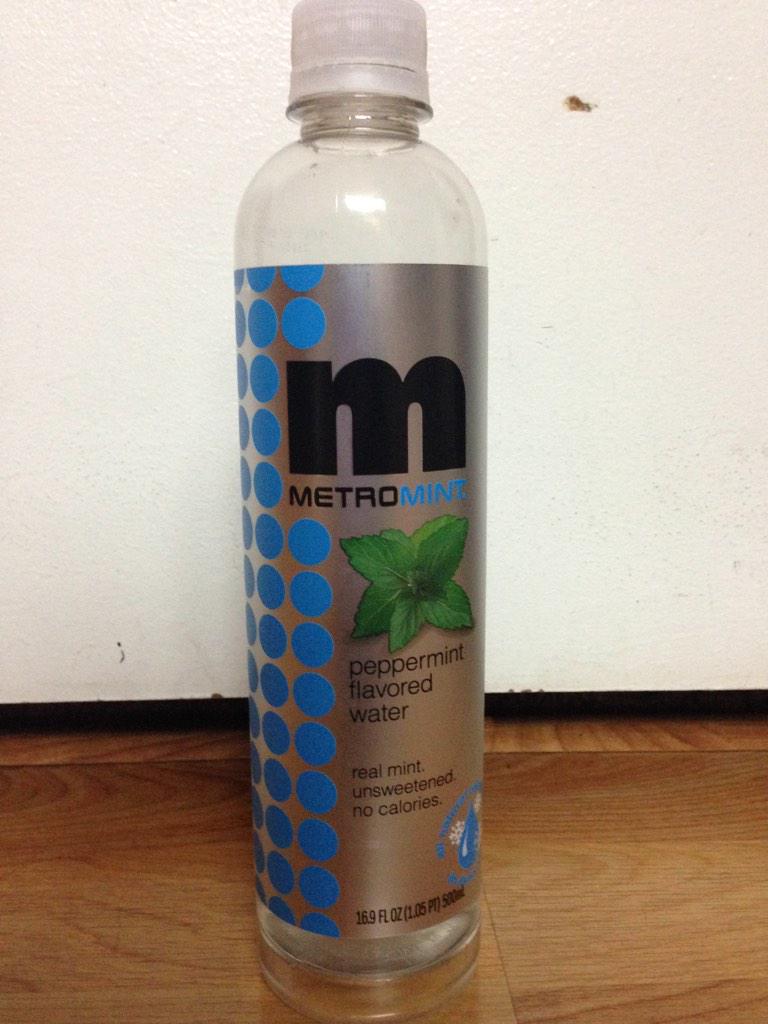 BibiStoneBaby's tweet photo. @preppymemes finally, someone with sense! Well right now I'm doing a campaign with #metromint water, live healthy! http://t.co/LCG4daETNB