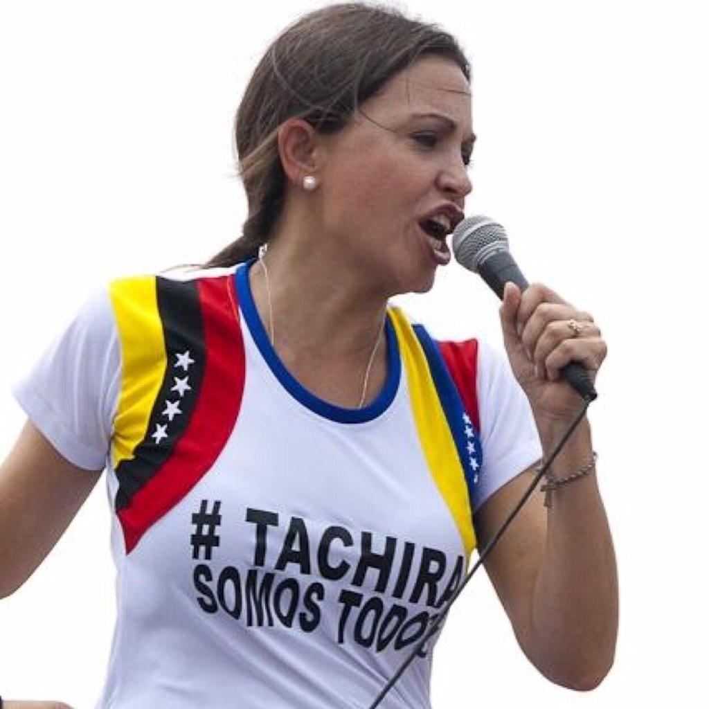 catiritobeac's tweet photo. @MariaCorinaYA QUEREMOS LIDERES EDUCADOS Y PREPARADOS COMO N EL RESTO DEL MUNDO #28FCallePorLaLibertad @copipega http://t.co/6H1DF76Ps9"