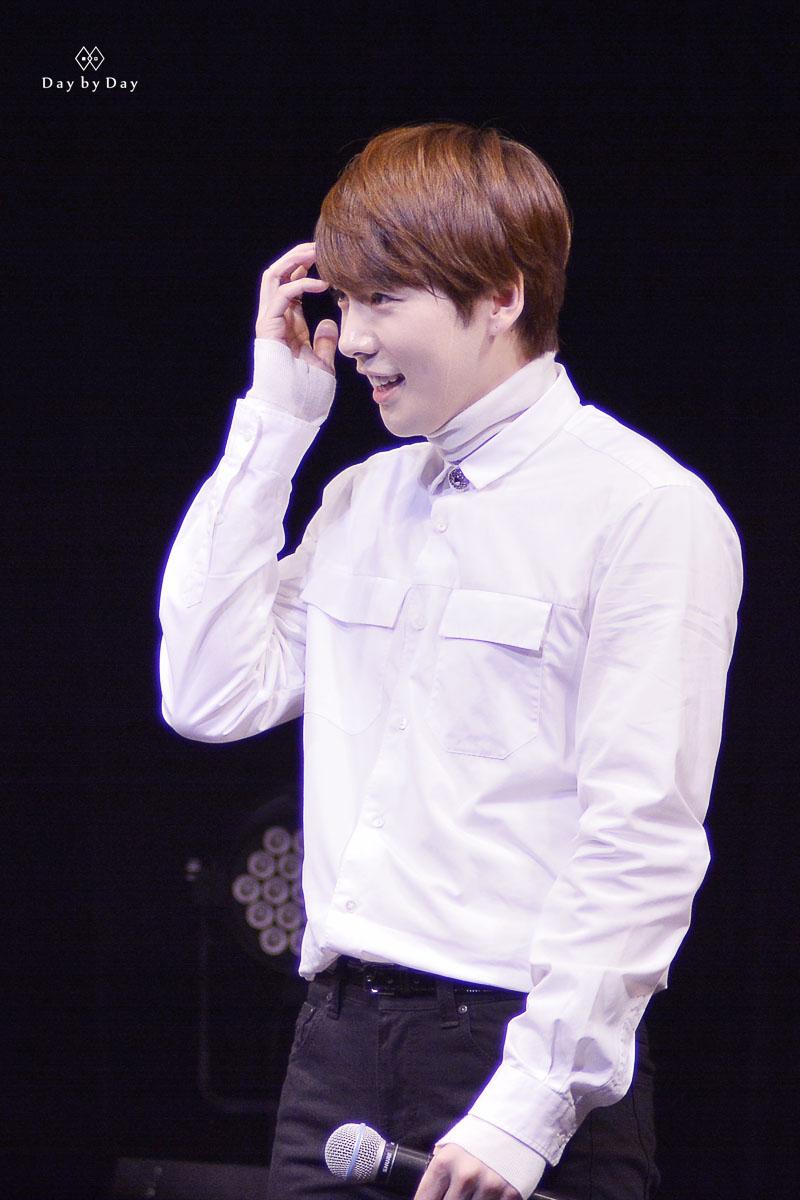 Day_by_Day1050's tweet photo. [Update] 150222 WWIC in Tokyo part-1 http://t.co/aKIfYQ3KDr　#WINNER #JINWOO #SEUNGYOON #김진우 #강승윤 http://t.co/CKActTVG6T