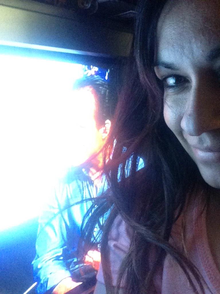 Lbmx's tweet photo. #UFC184EnVíaX vamos por Ronda #RouseyEnViaX 👍 http://t.co/4hjzKcjQnI