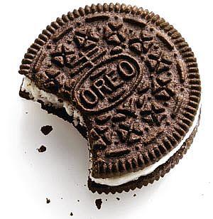 EscapedLlamas's tweet photo. .@Oreo What's a pair of llamas gotta do to get their fav cookz up in here? - WL &amp; BL #BlackAndWhite #llamadrama http://t.co/rNbCtMIO3H