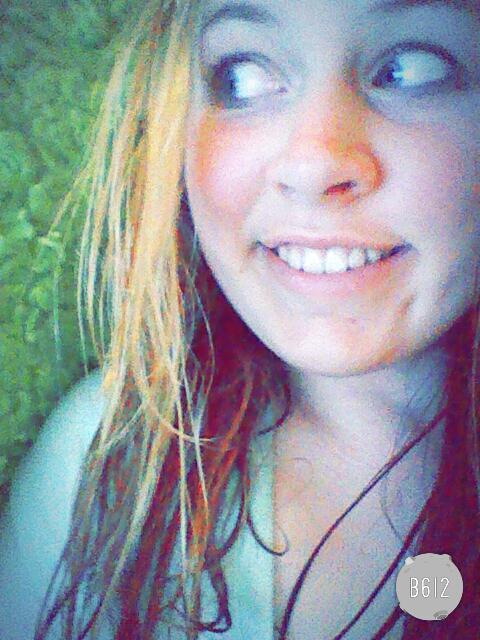 juliapeytonlive's tweet photo. Post a selfie of someone u care for or with them and post it on my wall!!!! http://t.co/ike8AYejix