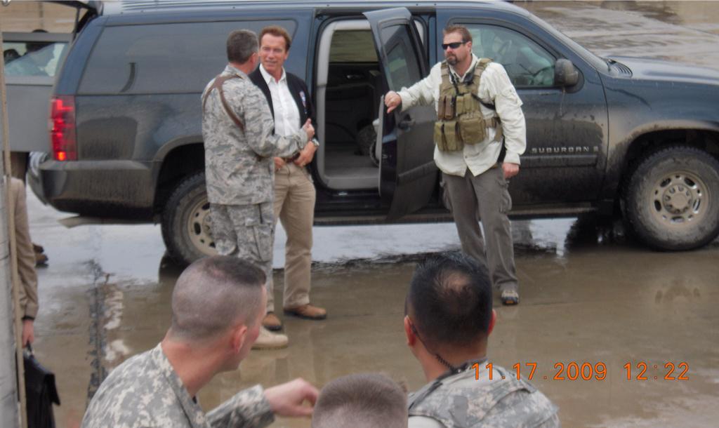Tact_Commander's tweet photo. #tbt #TacticalCommander making sure the #Governator @Schwarzenegger made it safely down route Irish in Baghdad, 2009. http://t.co/3U4hUR0y9p