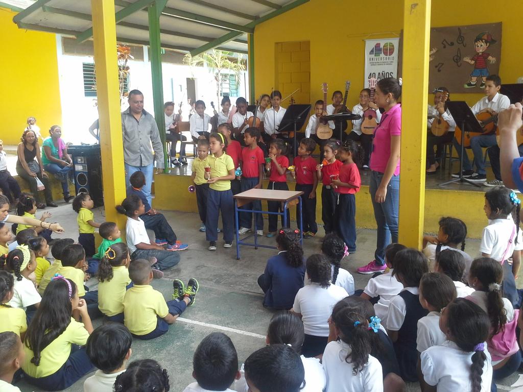 Actividad Musical para los niños de la EB Ana Elisa López #ElSistemaCumple40 Núcleo Independencia II Yaracuy
