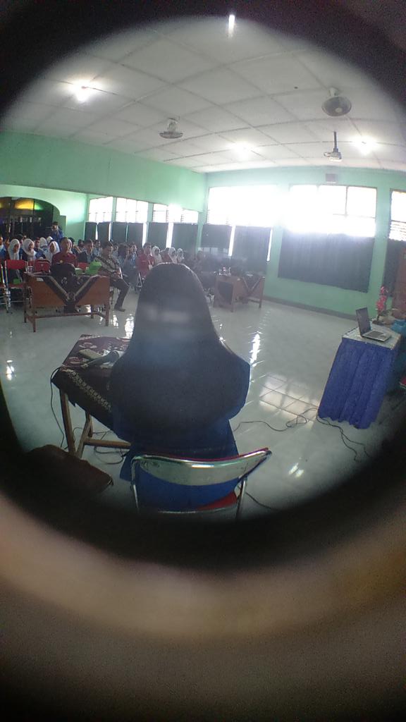 Bhissak_'s tweet photo. Suasana pembukaan kunjungan kerja dari SMA N 2 Palu☺ http://t.co/lElXOouyUI