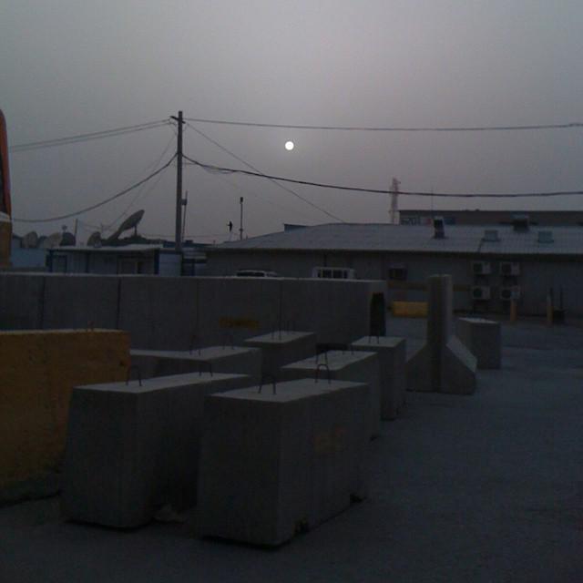 pauljjames's tweet image. #tbt The sun, through a thick filter of dust. Bagram, Afghanistan 2011 #noFilter #dustFilter