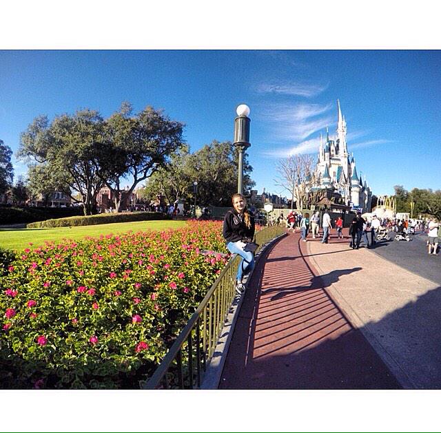 GabiPrates1's tweet photo. Mais de 440 dias esperando por essa viagem  e ela passou tão rápida.... ❤️ #tbt #VoltaJaneiro #2015 #1.5 http://t.co/4fr3Ew0xwn