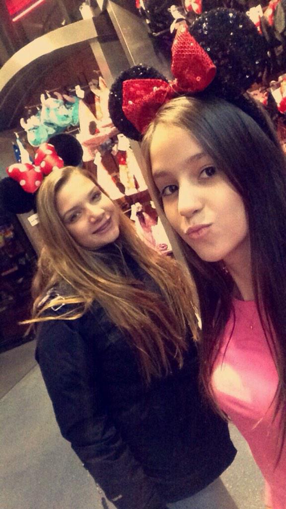 GabiPrates1's tweet photo. Mais de 440 dias esperando por essa viagem  e ela passou tão rápida.... ❤️ #tbt #VoltaJaneiro #2015 #1.5 http://t.co/4fr3Ew0xwn