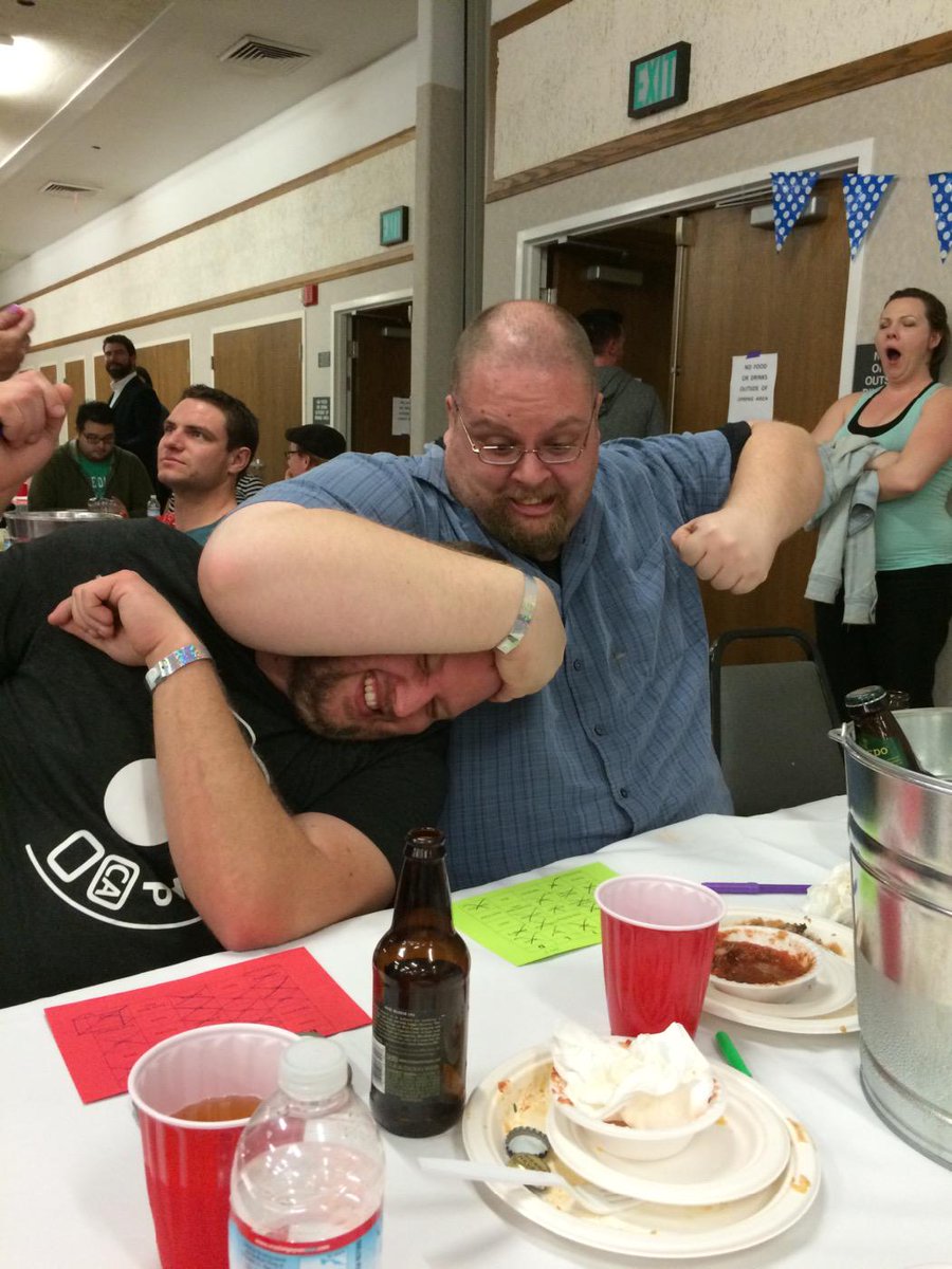 excallq's tweet photo. #buildallhands Aaron's going down http://t.co/Otyt6AUnKH