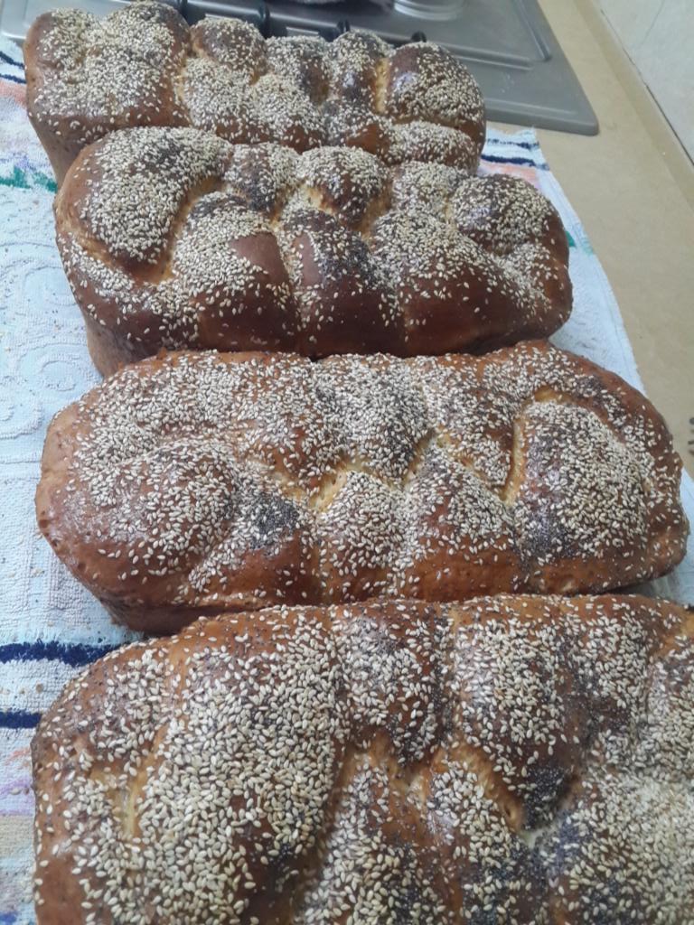 buzzilcom's tweet image. תמיד יוצאות לי חלות חתיכות. אבל הפעם- וואלה, הגזמתי!