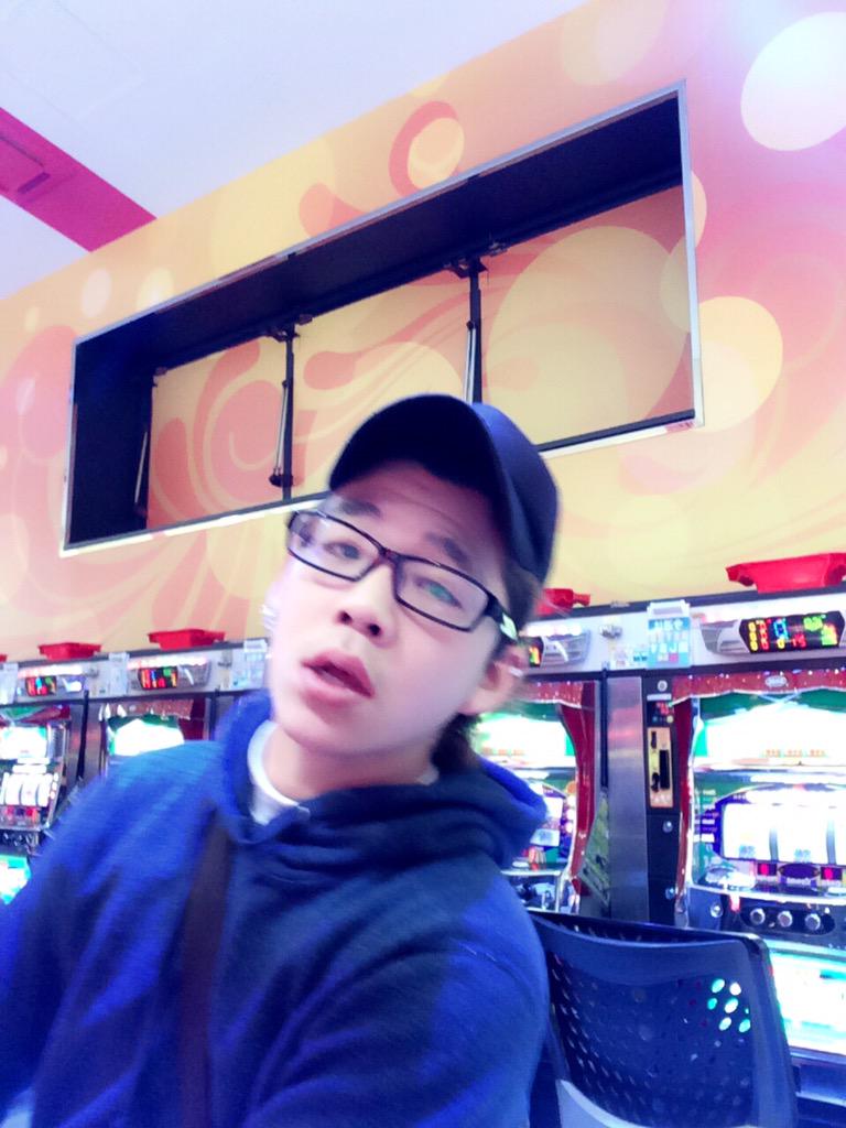 羽曳野の俺やん O 鬼の拡散希望 パンチパーマみたいな地毛です 社会問題 イスラム国 拡散希望 男前 イケメン 美男メガネ メガネ ガネメ しんどい パンテーン 童貞には関係ありません Vジャンプ 飯テロ Http T Co M2jhzhwqrl Twitter