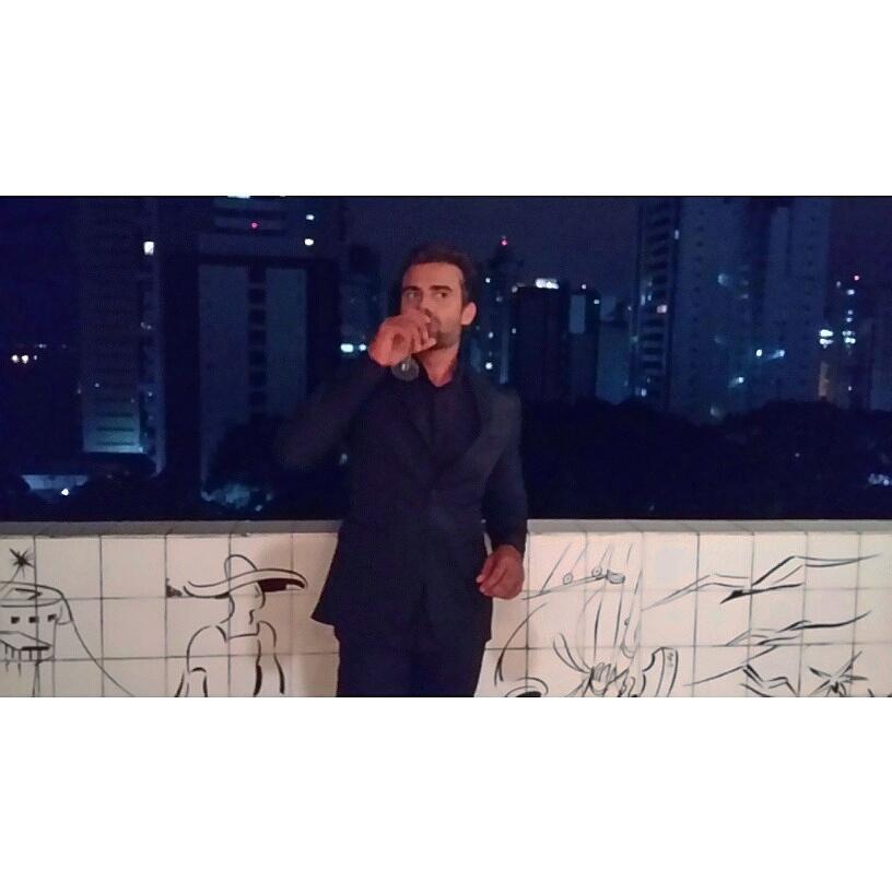 vinidevinicius's tweet photo. "tears and pain but I feel celestial". 🌚👌 #sampain #night #partytime #salvador http://t.co/vUnHK9kHFQ