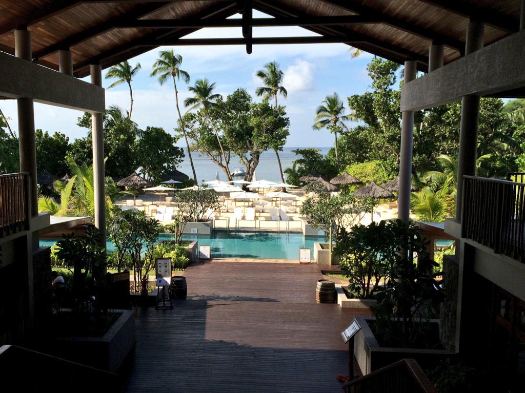 jameshulmemusic's tweet image. Landed, quick champagne breakfast then a day at the beach #musicianatwork