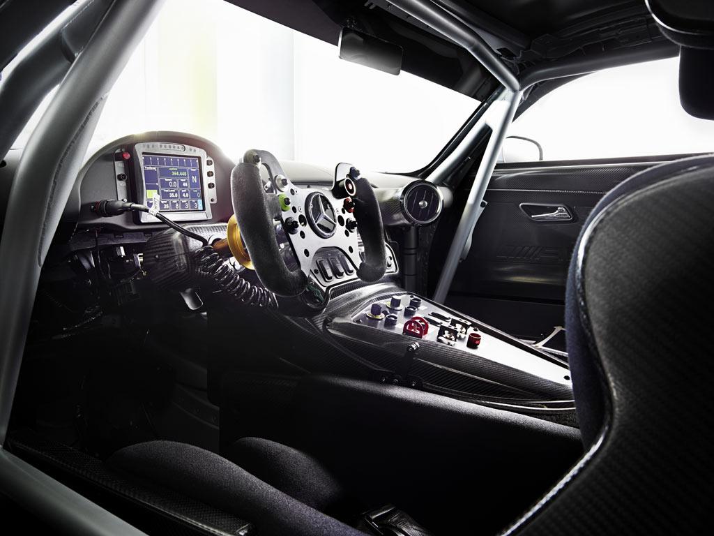 PistonHeads's tweet photo. The Mercedes-AMG GT3 looks great and will sound even better -  the 6.2 V8 is staying! http://t.co/5MdsBuMF12 http://t.co/pJoF0ue5SC