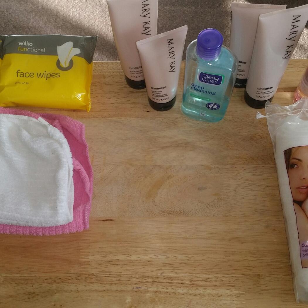 Mwape29's tweet photo. Facial massage
 #openspores #decongests #improvescirculation #increasescollagenproduction 
Coming soon 07923 464031 http://t.co/K7ufMoxtYj