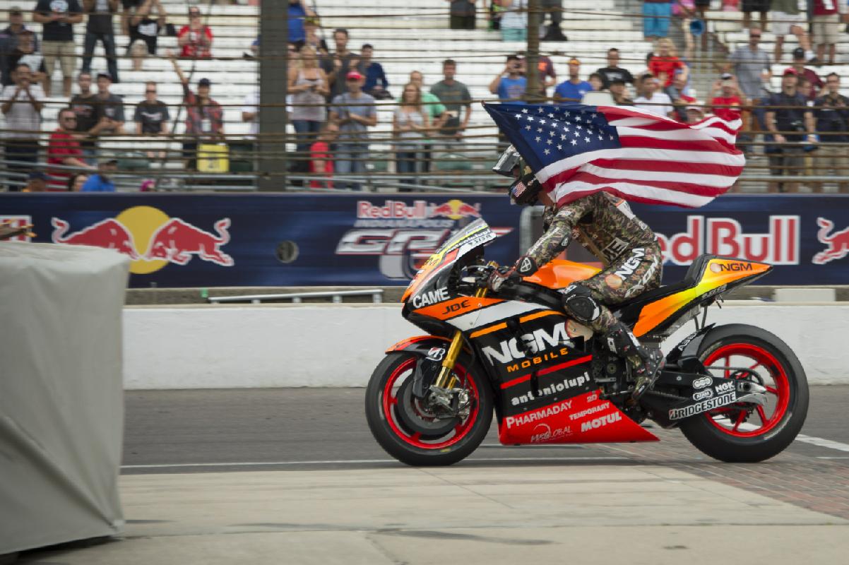  41 años nacía Colin Edwards Happy birthday! Feliz cumpleaños.
Un auténtico vaquero :) 