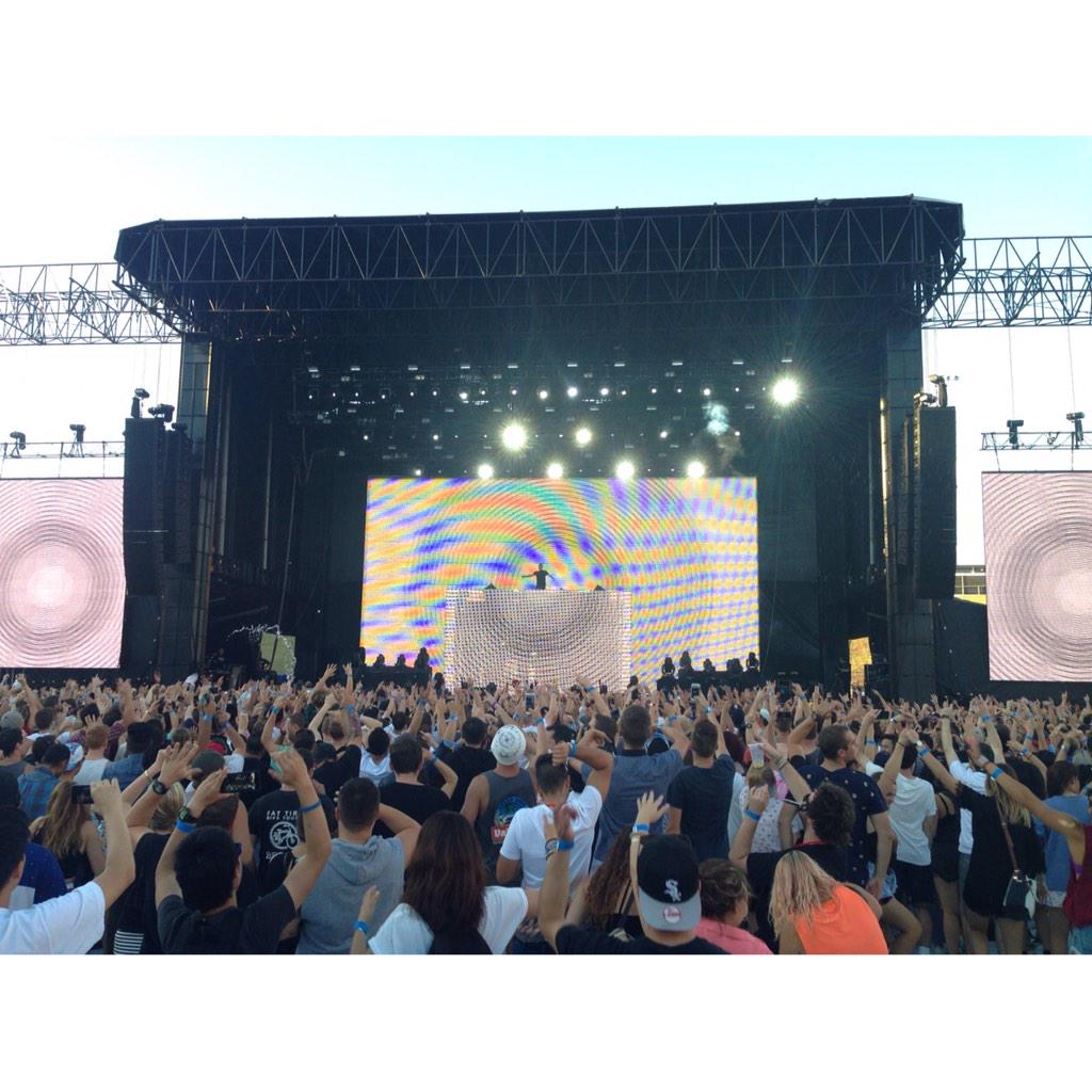 TheEdgeNZ's tweet photo. It's @MartinGarrix killin it at #FutureSoundSystem http://t.co/TN3QkC8zp5