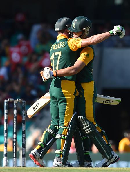 ICC's tweet image. 300 up! Carnage in Sydney!

Is the highest total of the tournament coming? bit.ly/cwc15-19  #SAvWI #cwc15
