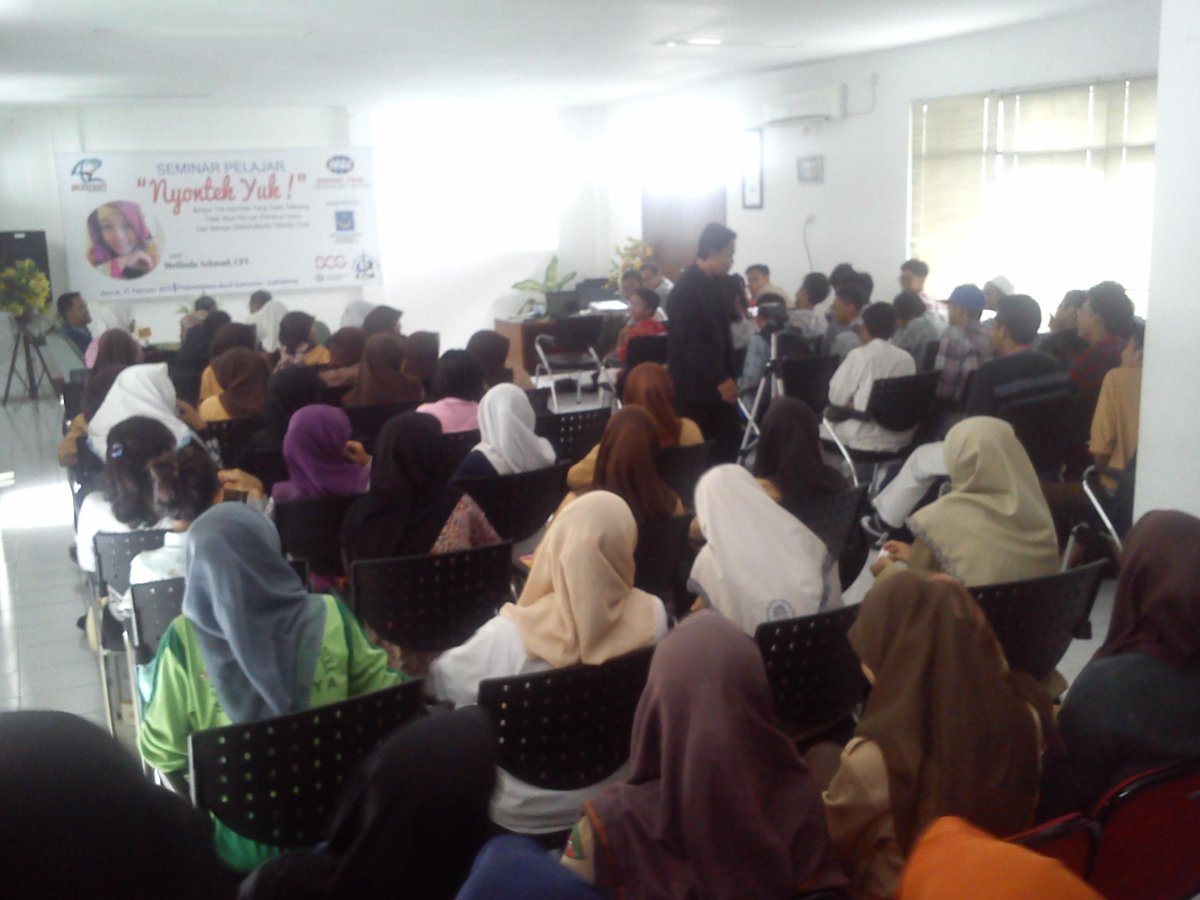Kegiatan Seminar Pelajar " Nyontek Yuk ! " tanggal 27 Februari 2015 yang diadakan oleh FORKOM di <a href="/Perpus_BIsby/">Perpustakaan BI Sby</a>