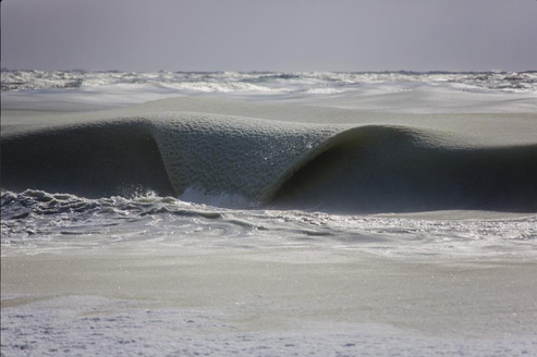 lachainemeteo's tweet photo. #Insolite: Vagues glacées aux #USA : des #photos spectaculaires  http://t.co/oMgzyiHy6l http://t.co/EZ5rhjkDpO