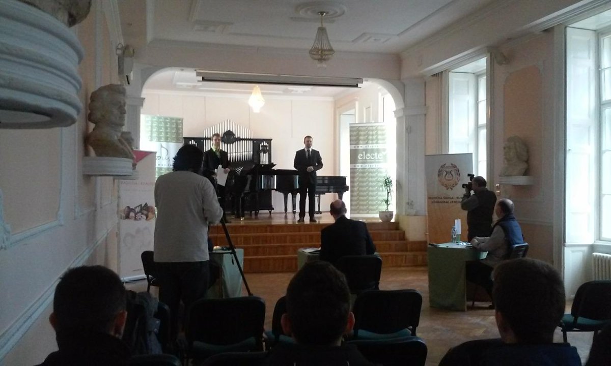 electeorg's tweet photo. Pocelo jeeeee! #femus.info svi smo tu! http://t.co/7lhaA64C8D