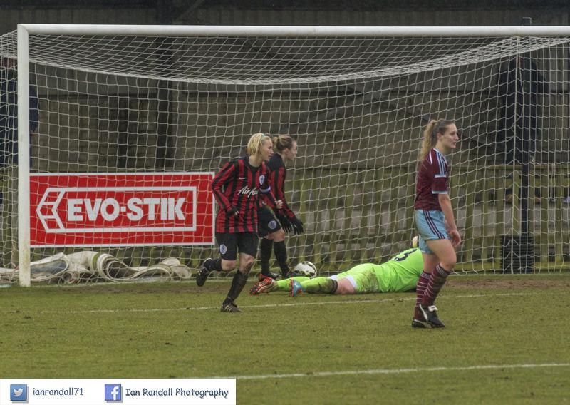 ianrandall71's tweet image. @ellymaggs #QPRLFC Vs W.H. #NEVERoffside!!!