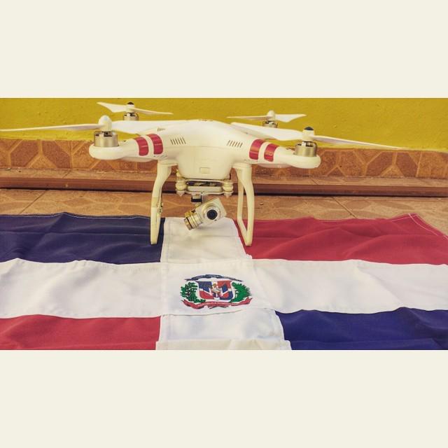 dronodromo_com's tweet photo. Somos dominicanos #duartevive #abelmartinez #destinosrd #republicadominicana #playa #morro #drone #dronerd #tu… http://t.co/rH8VJUt6nj