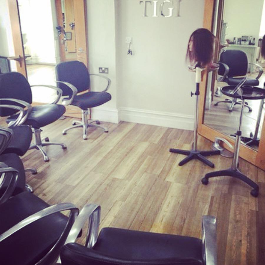 TheSalonMenai's tweet photo. Prep for Sam's colour Masterclass @TheSalonMenai #colourtechniques #ombre #balayage #freehand #tigicolourcopyright http://t.co/d9NoFhUNOG