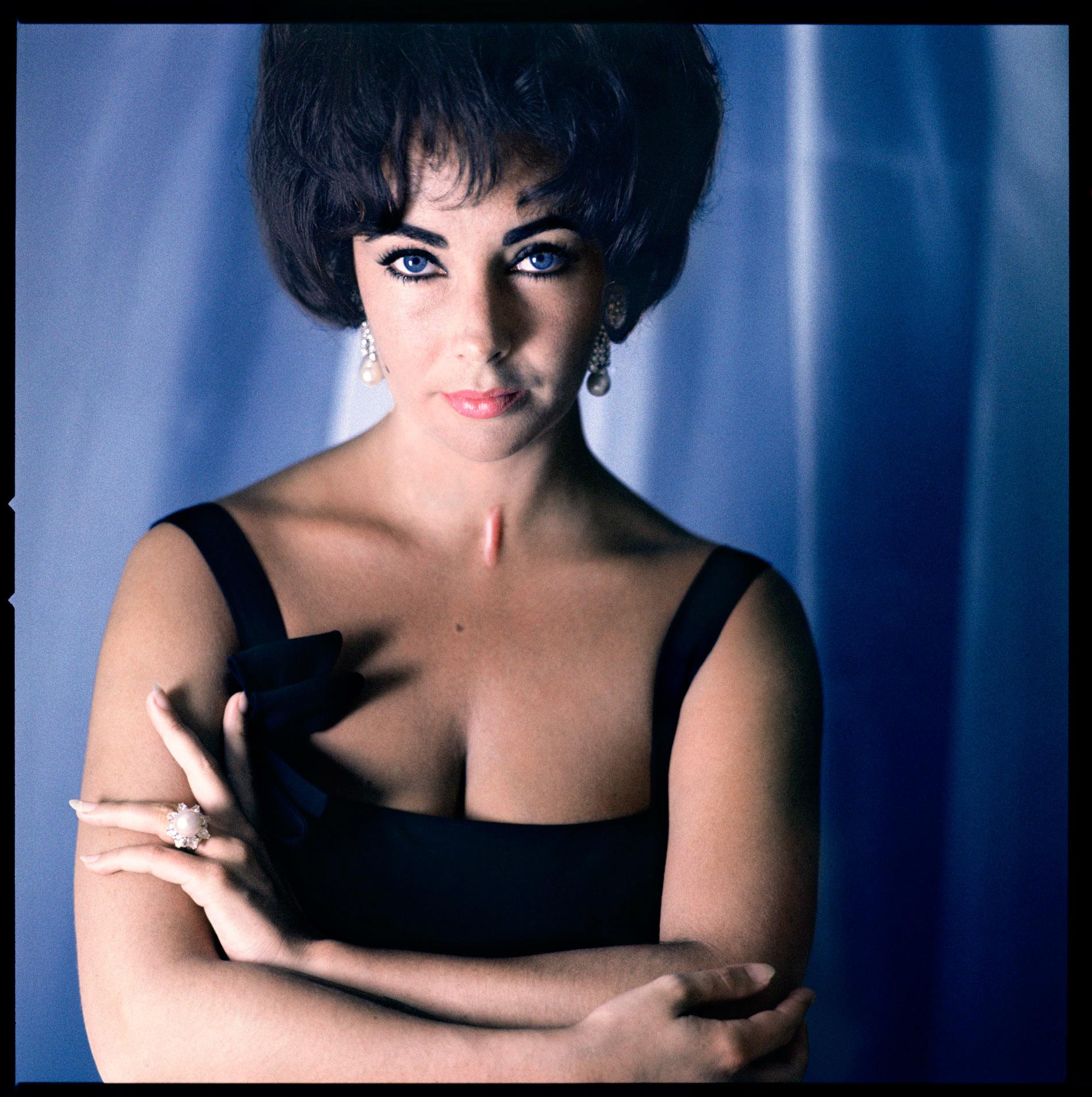 Elizabeth Taylor photographed by Douglas Kirkland  1961.  Happy birthday Miss Taylor. 