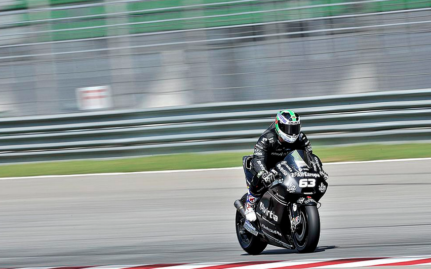 mikedimeglio63's tweet photo. Some pics of Sepang test / Quelques photos du test à Sepang. #motogp #SepangTest2 http://t.co/cZIYJlmnjH