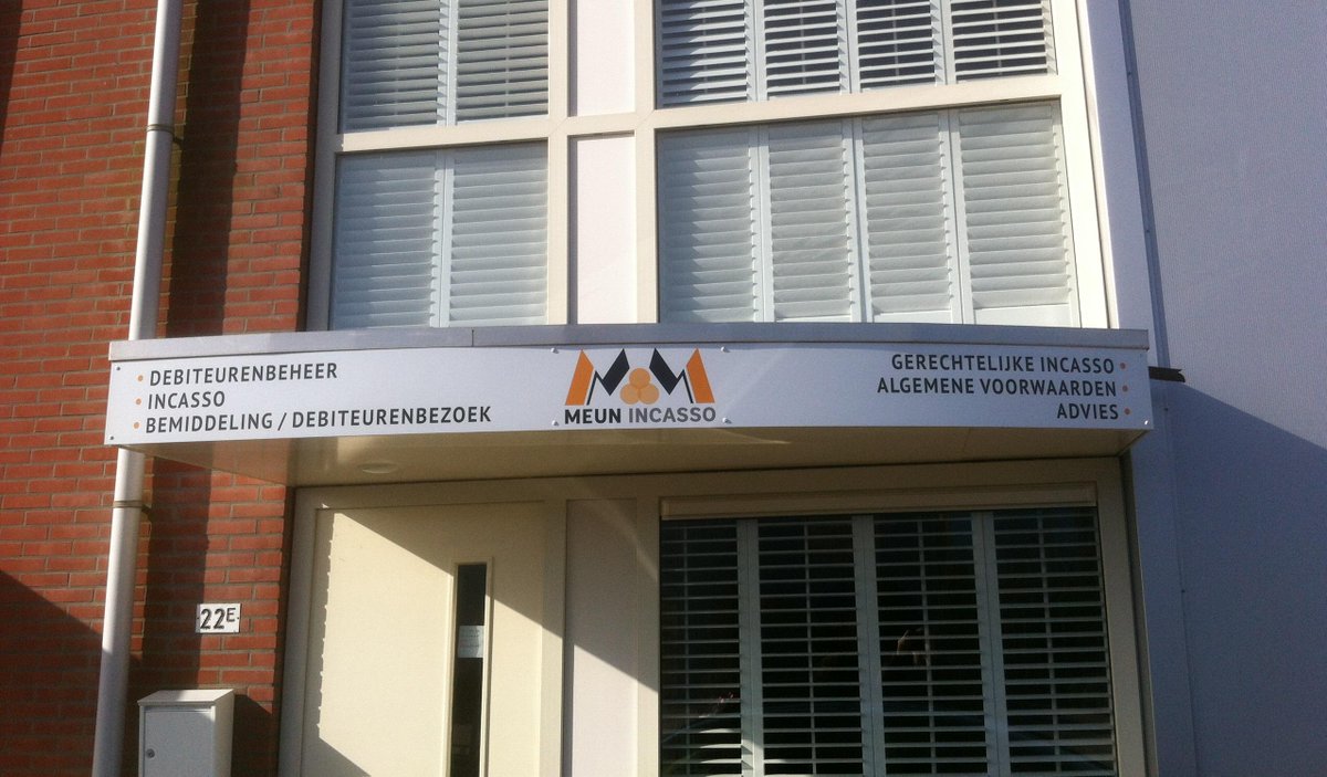 gbuprintmedia's tweet image. De luifel van Meun Incasso ziet er uitnodigend uit. Vakkundig beletterd door GBU. 
Alles onder 1 dak. Dat scheelt!