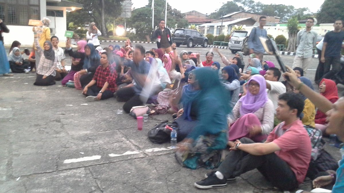 Waahh... Speechless sama CIMSA, meski sudah malam masih ON FIRE!!