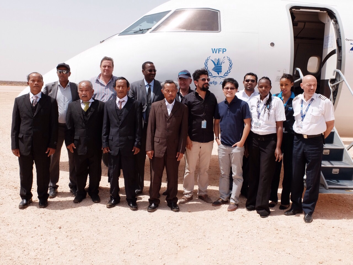 Released Thai Hostages with UNODC HSP and Galmadug Staff Photo: UNODC HSP