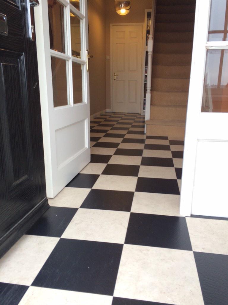 Checker board always looks stunning in <a href="/AmticoFlooring/">Amtico</a>  #signature #flooring #black #white #winning