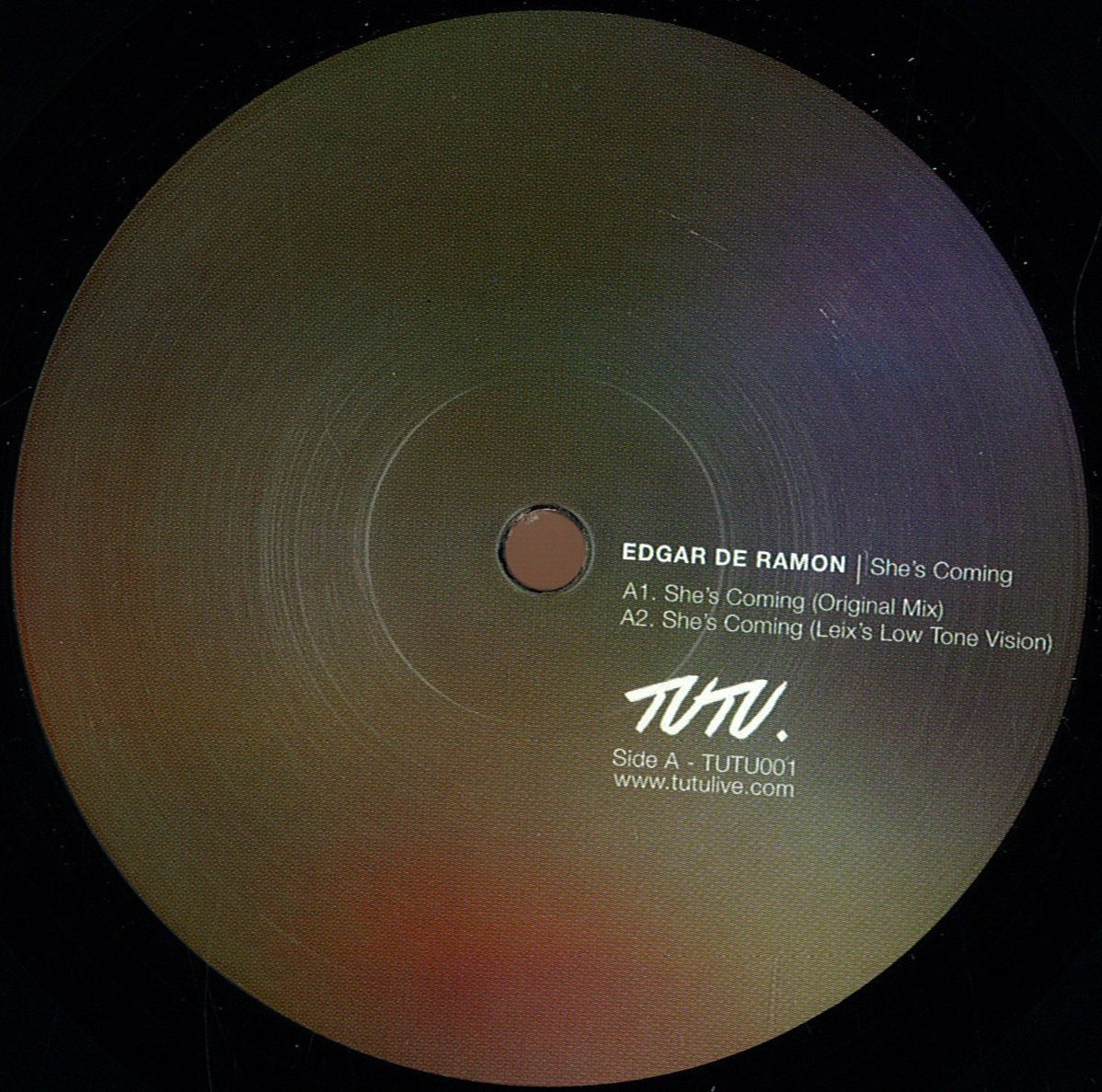 deejay_de's tweet photo. #minimalhouse #techhouse #techno @EdgardeRamon on @tutumusic incl. @leixdj #ConceptII #remix http://t.co/vykOcsPXa9 http://t.co/aDknyrkIDH
