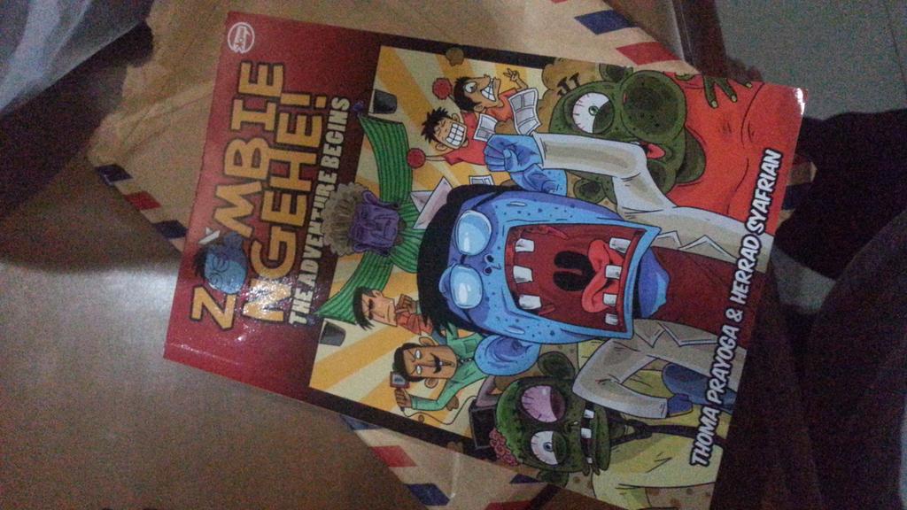 malam Sabtu ini akan ditemani komik Zombie Ngehe, buatan <a href="/thoma_prayoga/">Thoma Prayoga</a>!