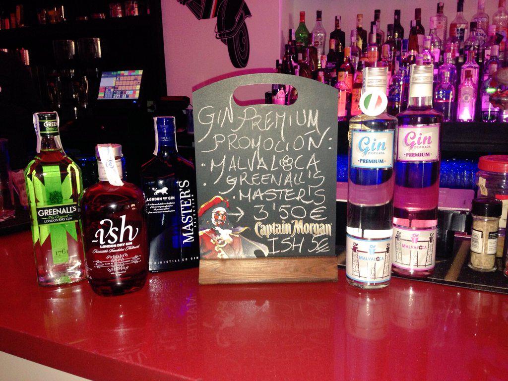 MILANCAFFRIALTO's tweet photo. Promoción especial semanal "Gin Premiun" @MILANCAFFRIALTO trabajamos pensado en ti !!! http://t.co/s5JNZgEJKe