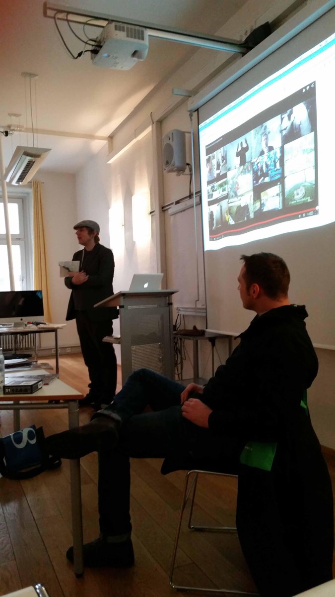 blickwinkelHH's tweet photo. Tipps und Hints vom Profi @vicari für unser Projekt. #obenunten http://t.co/wubGnvNZHP