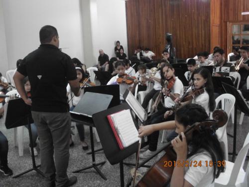 LealKbd's tweet photo. ClubLaSalinaPDVSA #24F EnsayoOrqInfatil @CabimasSinfonic @elsistema #ElSistemaCumple40 #ElSistemaZulia http://t.co/wxYsZpDGNc