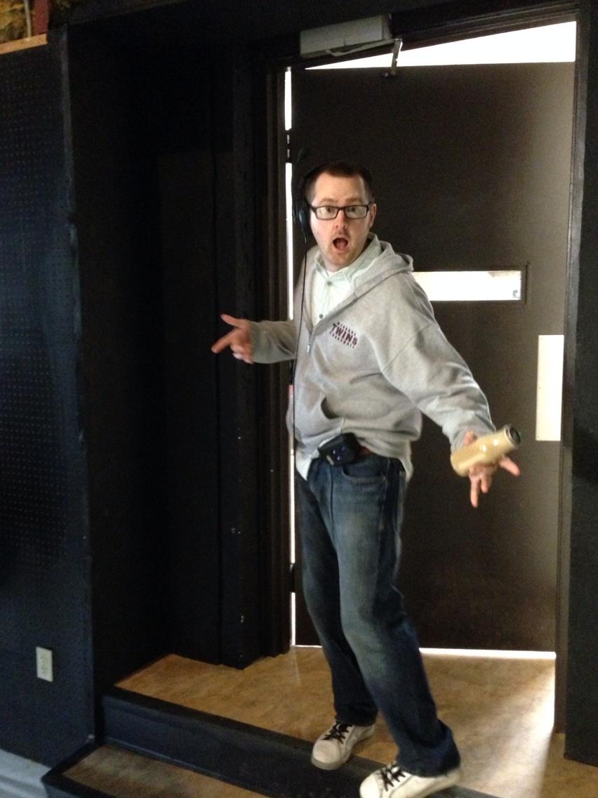 SteveBeylonWBAY's tweet photo. Look who just walked into the studio... It's #DancingBrad! He's gonna bust a move at the end of the news. #WBAY http://t.co/hShLA1Pm8s